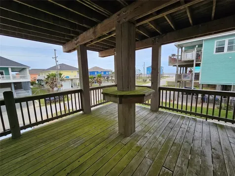 833 Kahla Drive Crystal Beach TX 77650