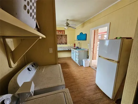 833 Kahla Drive Crystal Beach TX 77650