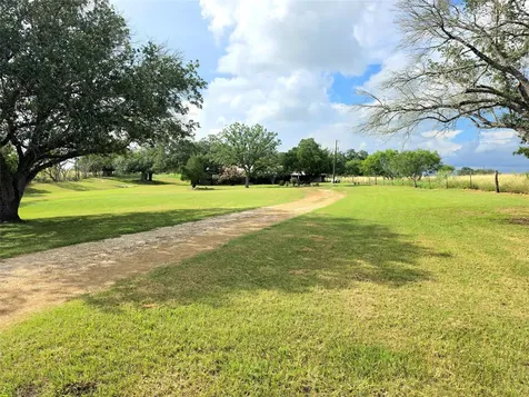 11088 Highway 97 W Highway Cost TX 78614