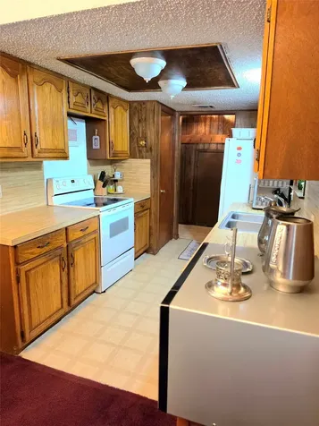 11088 Highway 97 W Highway Cost TX 78614