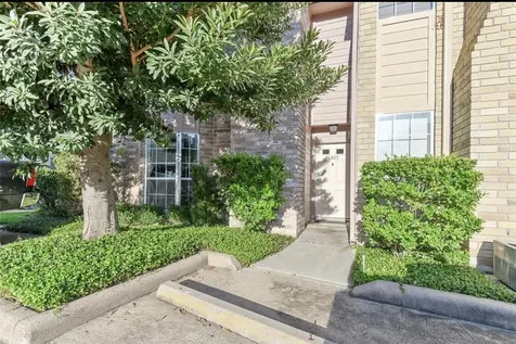 3100 Jeanetta Street 1305 Houston TX 77063