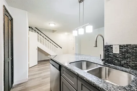 3100 Jeanetta Street 1305 Houston TX 77063