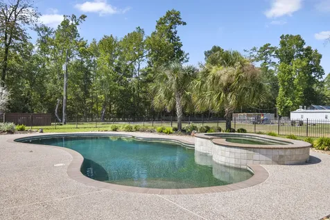 20585 Sh 146 N Liberty TX 77575
