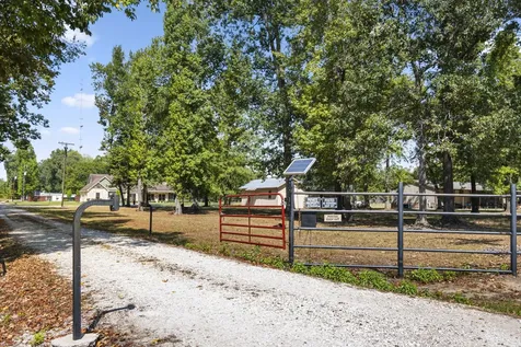 20585 Sh 146 N Liberty TX 77575