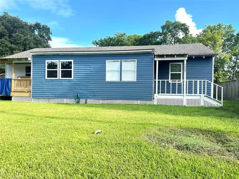1005 Avenue E 1/2 Alvin TX 77511