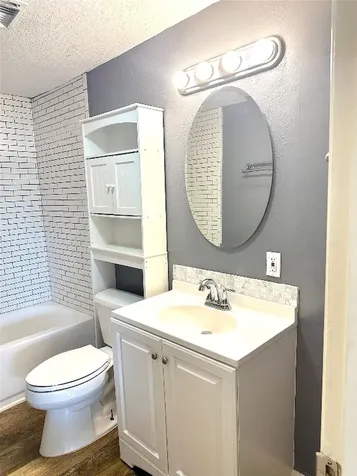 1005 Avenue E 1/2 Alvin TX 77511