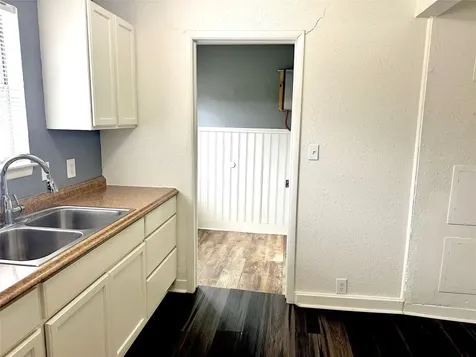 1005 Avenue E 1/2 Alvin TX 77511
