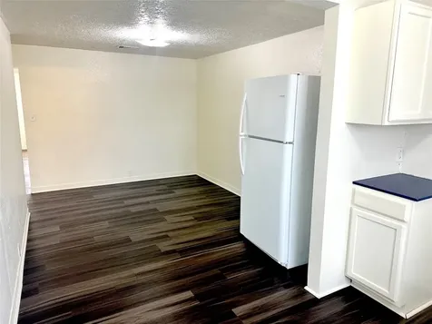 1005 Avenue E 1/2 Alvin TX 77511