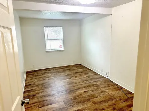 1005 Avenue E 1/2 Alvin TX 77511