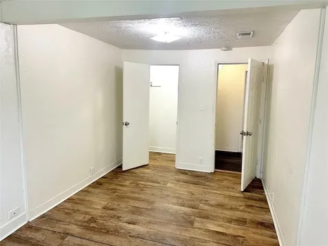 1005 Avenue E 1/2 Alvin TX 77511