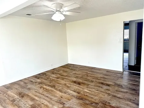 1005 Avenue E 1/2 Alvin TX 77511