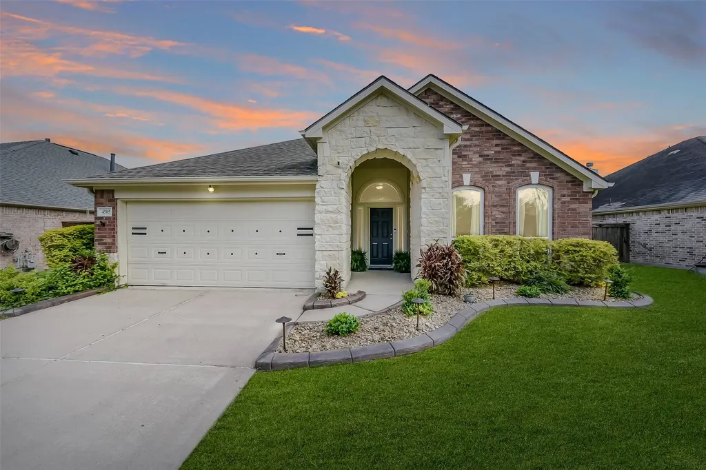 4505 Brazos Bend Drive Pearland TX 77584