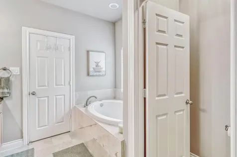 9113 Creekstone Lake Drive Houston TX 77054