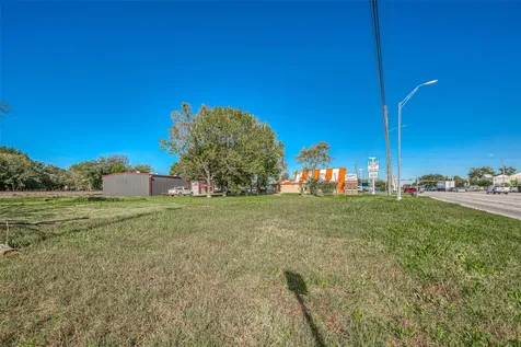 2422-2436 S Main Street Pearland TX 77581
