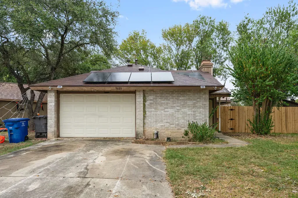 9603 Hollow Bend San Antonio TX 78250