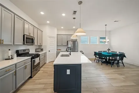 202 Thistle Drive Montgomery TX 77316