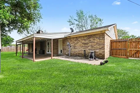56 W Candlewood Street Lake Jackson TX 77566