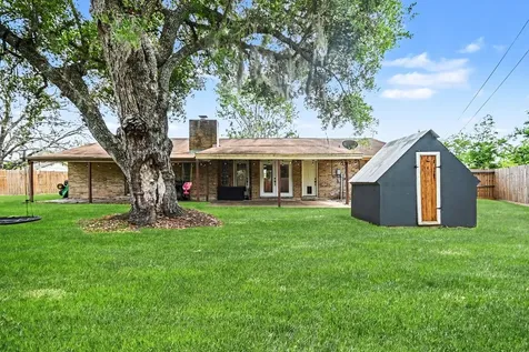 56 W Candlewood Street Lake Jackson TX 77566