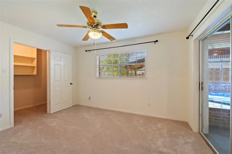 1604 S Hill Street Alvin TX 77511