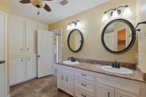 1604 S Hill Street Alvin TX 77511