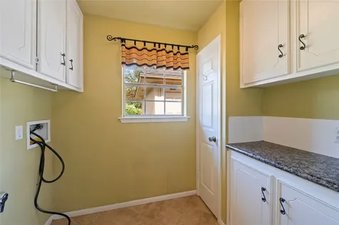 1604 S Hill Street Alvin TX 77511