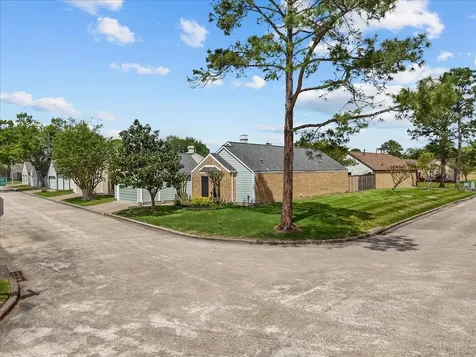 16723 Dale Oak Way Houston TX 77058