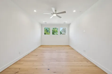 511 Graceland Street Houston TX 77009