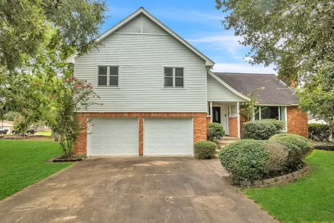 108 Woodland Road Lake Jackson TX 77566
