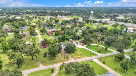 108 Woodland Road Lake Jackson TX 77566