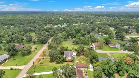 108 Woodland Road Lake Jackson TX 77566
