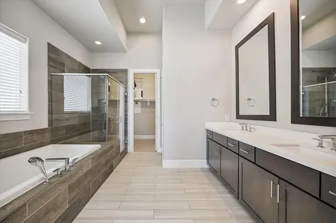 2016 Covent Garden Station Houston TX 77045