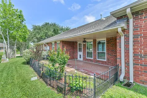 3327 S Country Meadows Lane Pearland TX 77584