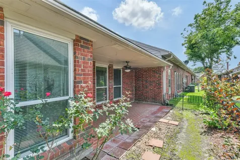 3327 S Country Meadows Lane Pearland TX 77584
