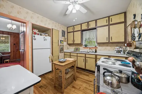 705 W 34th Street Houston TX 77018