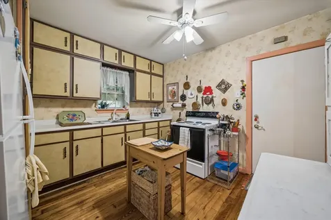 705 W 34th Street Houston TX 77018