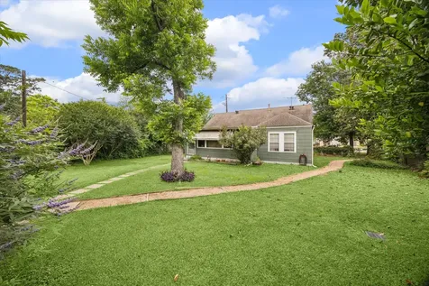 705 W 34th Street Houston TX 77018