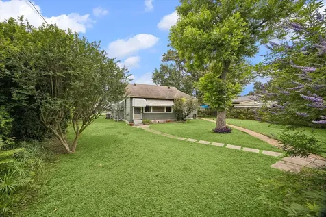 705 W 34th Street Houston TX 77018