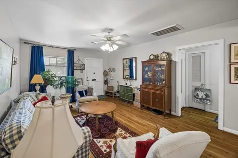 705 W 34th Street Houston TX 77018