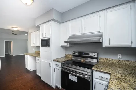 208 Willow Street Sealy TX 77474