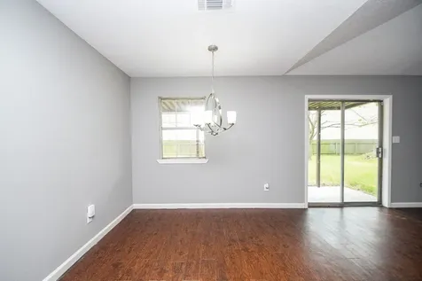 208 Willow Street Sealy TX 77474