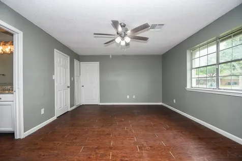 208 Willow Street Sealy TX 77474