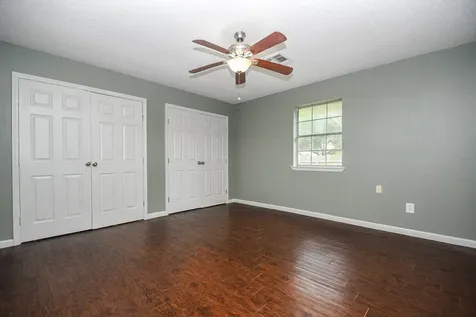 208 Willow Street Sealy TX 77474