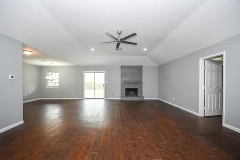 208 Willow Street Sealy TX 77474