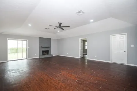 208 Willow Street Sealy TX 77474