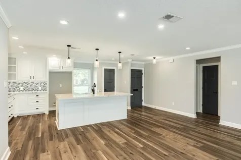 1100 Western Avenue Angleton TX 77515