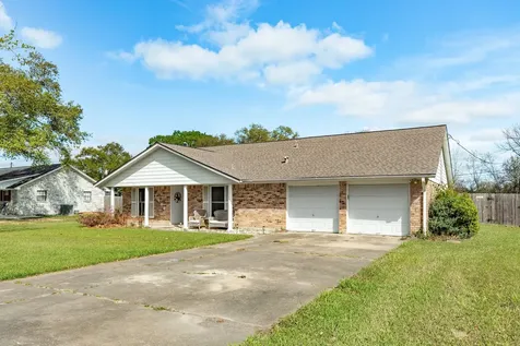 1100 Western Avenue Angleton TX 77515