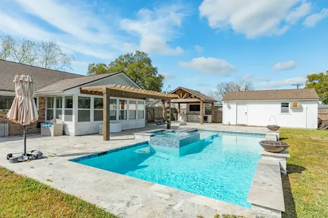 1100 Western Avenue Angleton TX 77515