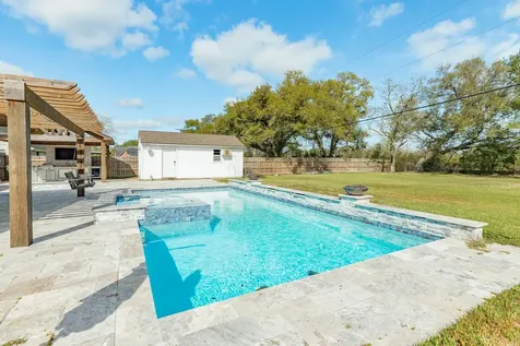 1100 Western Avenue Angleton TX 77515