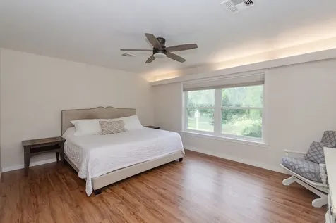 220 Oyster Creek Drive Lake Jackson TX 77566