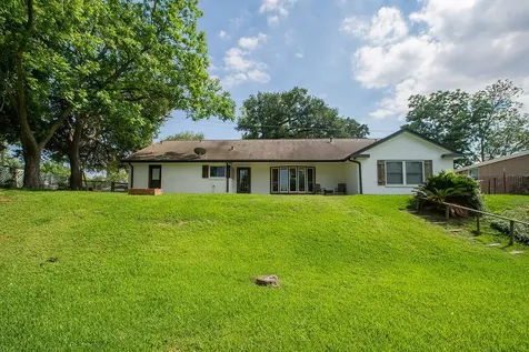220 Oyster Creek Drive Lake Jackson TX 77566